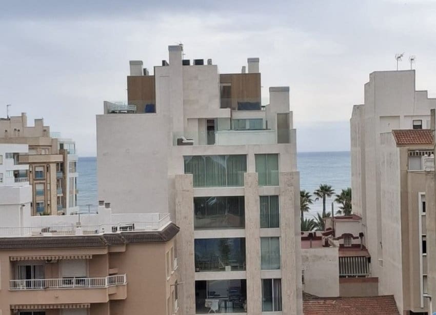 2 soverom Leilighet til salgs i Torrevieja med garasje - € 165 000 (Ref: 9818794)