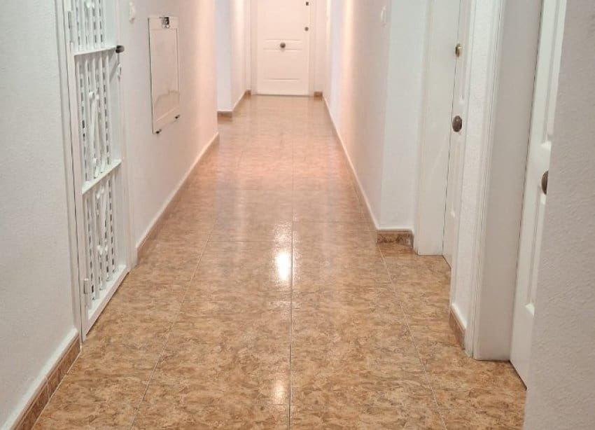 2 soverom Leilighet til salgs i Torrevieja med garasje - € 165 000 (Ref: 9818794)