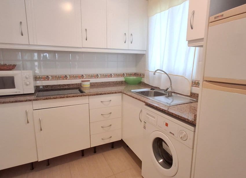 2 soverom Leilighet til salgs i Torrevieja med garasje - € 165 000 (Ref: 9818794)