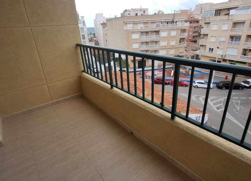 2 soverom Leilighet til salgs i Torrevieja med garasje - € 165 000 (Ref: 9818794)