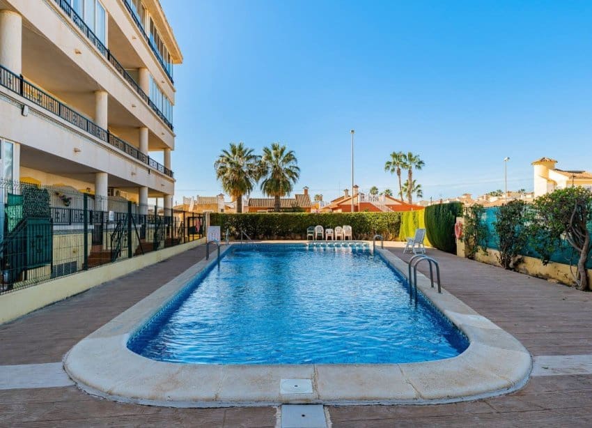 2 quarto Apartamento para venda em Playa Flamenca com piscina garagem - 167 000 € (Ref: 9834811)