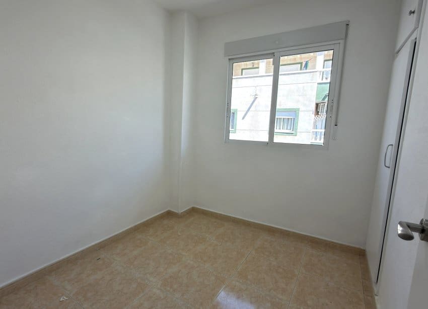 Apartamento de 2 habitaciones en Torrevieja en venta - 144.000 € (Ref: 9891053)