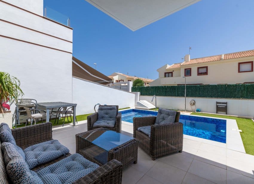 3 soveværelse Villa til salg i Ciudad Quesada med swimmingpool - € 399.000 (Ref: 9914942)