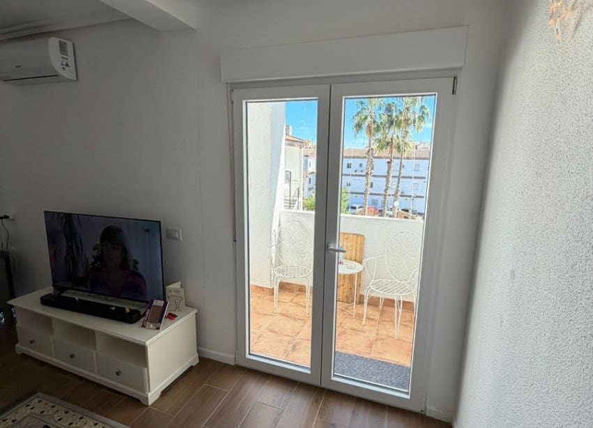 Apartamento de 2 habitaciones en Orihuela Costa en venta - 179.000 € (Ref: 9939013)