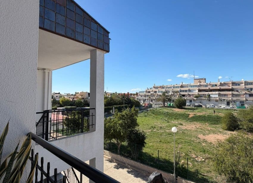 Apartamento de 2 habitaciones en Orihuela Costa en venta - 179.000 € (Ref: 9939013)