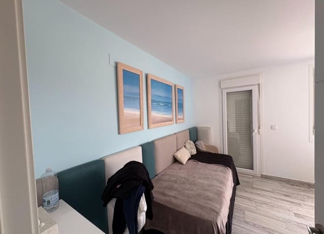 2 soverom Villa til salgs i Torrevieja med svømmebasseng garasje - € 465 000 (Ref: 9939014)