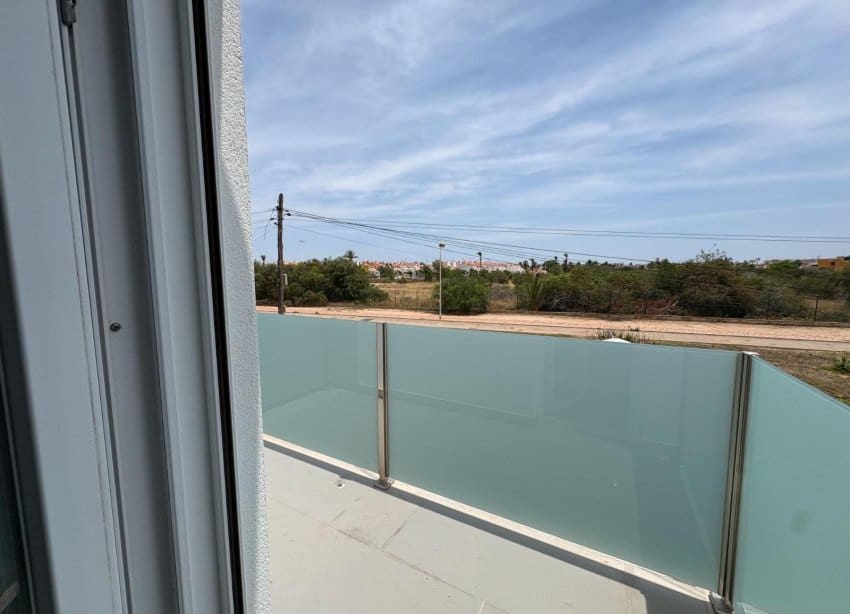 2 slaapkamer Villa te koop in Torrevieja met zwembad garage - € 465.000 (Ref: 9939014)