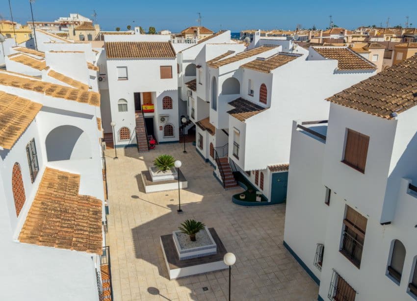 1 soverom Leilighet til salgs i Torrevieja med svømmebasseng - € 132 000 (Ref: 9948839)
