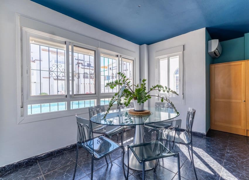 1 soverom Leilighet til salgs i Torrevieja med svømmebasseng - € 132 000 (Ref: 9948839)