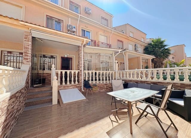 3 soveværelse Byhus til salg i La Zenia, Orihuela med swimmingpool - € 283.000 (Ref: 9950177)