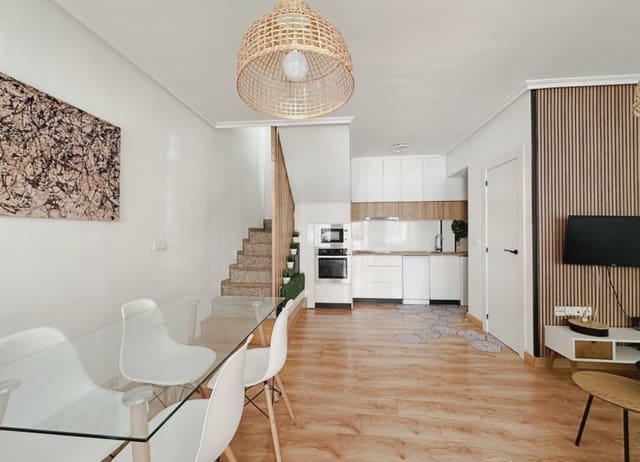 3 soveværelse Byhus til salg i La Zenia, Orihuela med swimmingpool - € 283.000 (Ref: 9950177)