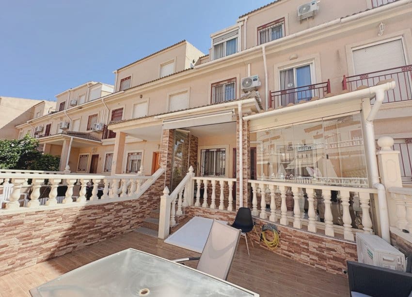 3 bedroom Townhouse for sale in La Zenia with pool - € 283,000 (Ref: 9950177)