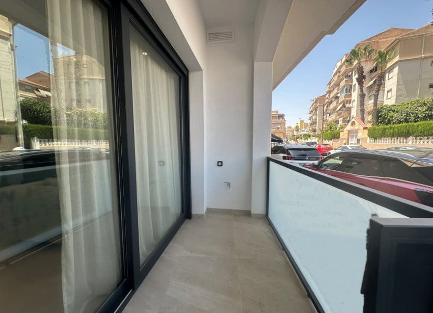 1 soveværelse Lejlighed til salg i Torrevieja med swimmingpool - € 178.500 (Ref: 9972247)