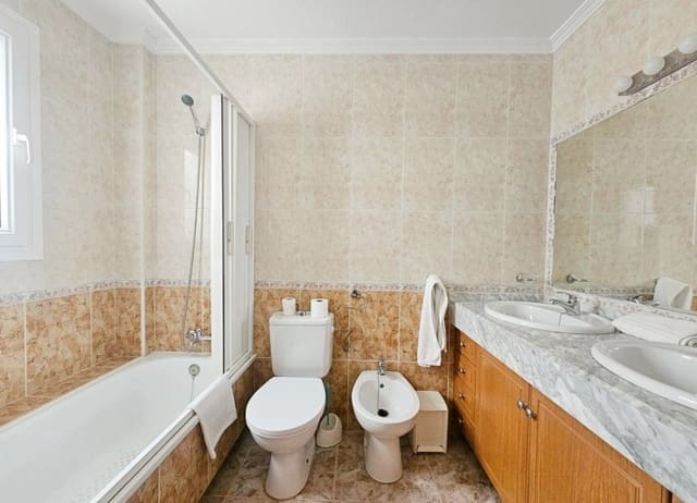 2 soverom Leilighet til salgs i Aguamarina, Orihuela med svømmebasseng garasje - € 224 000 (Ref: 9972248)