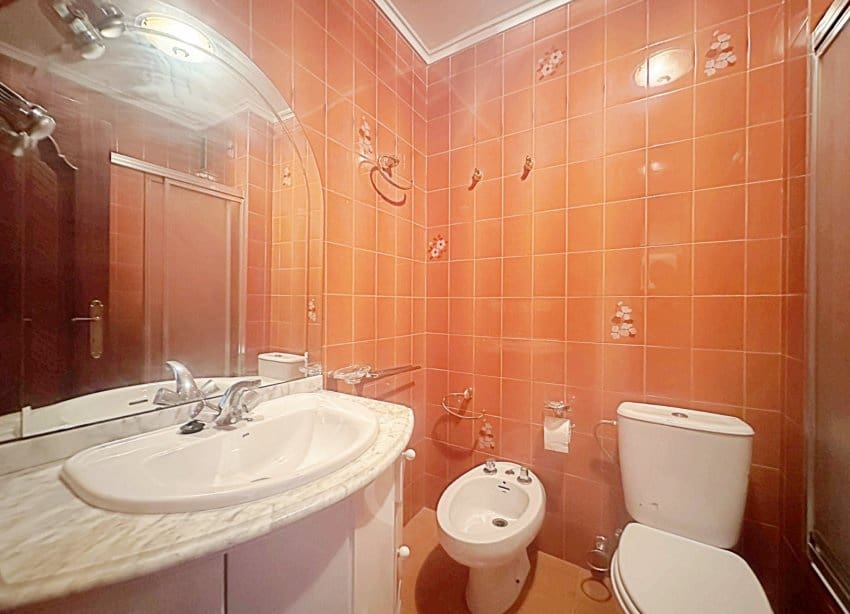 4 Zimmer Apartment zu verkaufen in Torrevieja mit Garage - 255.000 € (Ref: 9974302)