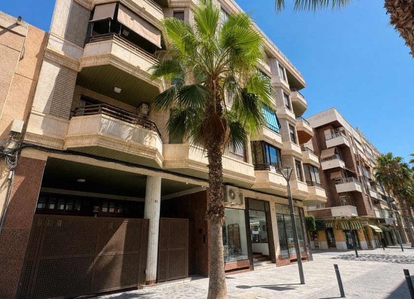 4 sypialnia Apartament na sprzedaż w Torrevieja z garażem - 255 000 € (Ref: 9974302)