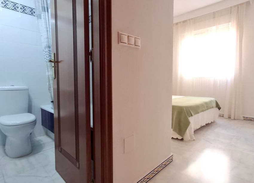 2 Zimmer Apartment zu verkaufen in Torrevieja mit Pool Garage - 254.000 € (Ref: 9997809)