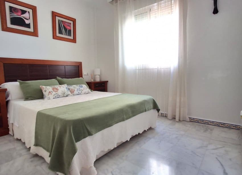 2 Zimmer Apartment zu verkaufen in Torrevieja mit Pool Garage - 254.000 € (Ref: 9997809)