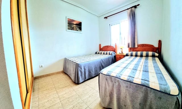 2 makuuhuone Ranta-asunto vuokrattavana paikassa El Playazo, Vera mukana uima-altaan 
autotalli - 750 € (Ref: 9467605)