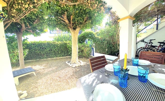 2 makuuhuone Ranta-asunto vuokrattavana paikassa El Playazo, Vera mukana uima-altaan 
autotalli - 725 € (Ref: 9513418)