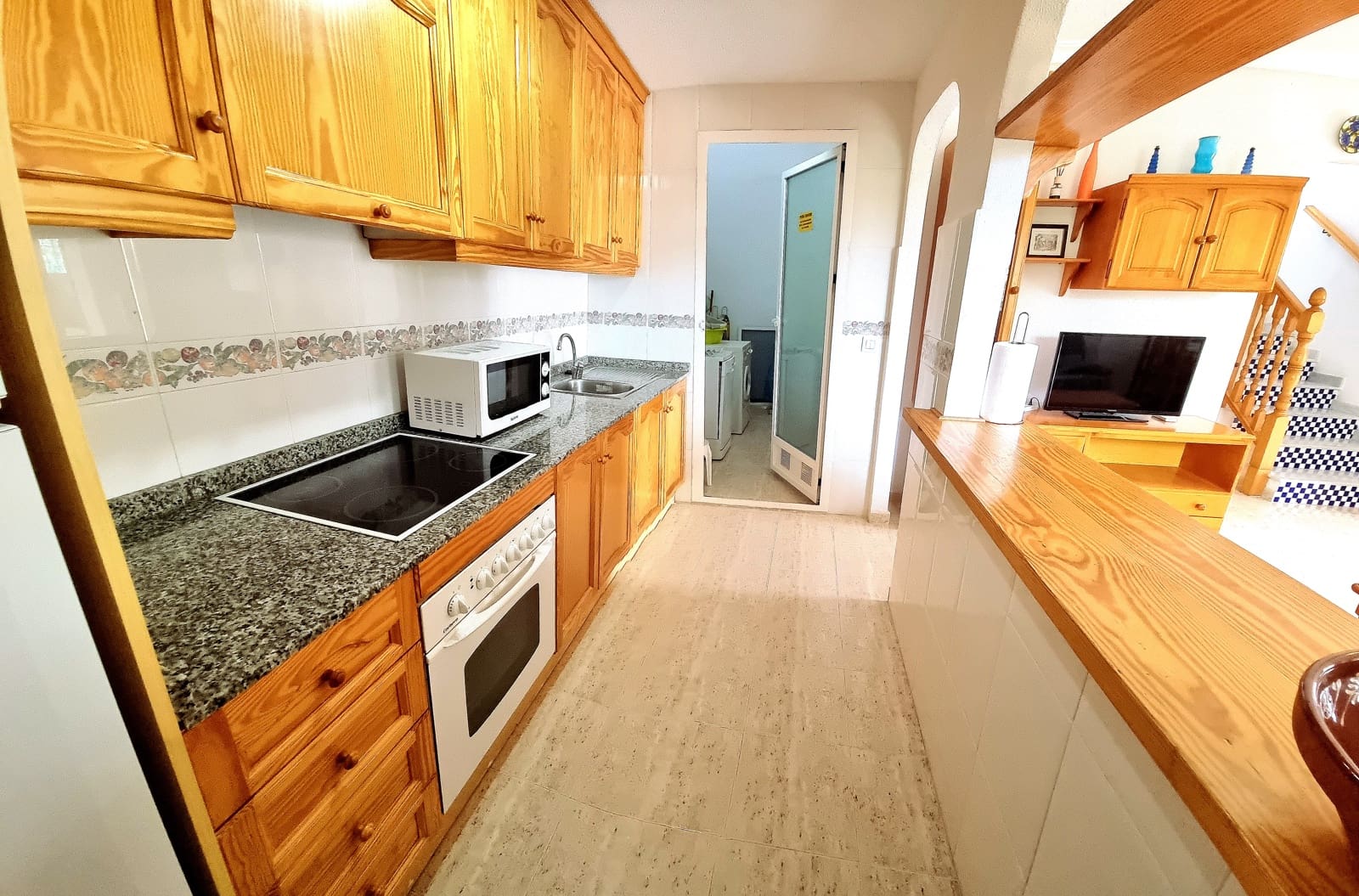 3 bedroom Beach Apartment for rent in Vera with pool garage - € 850 (Ref: 9602690)