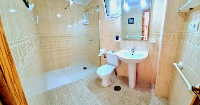 3 Zimmer Strandapartment zu vermieten in El Playazo, Vera mit Pool Garage - 850 € (Ref: 9714163)