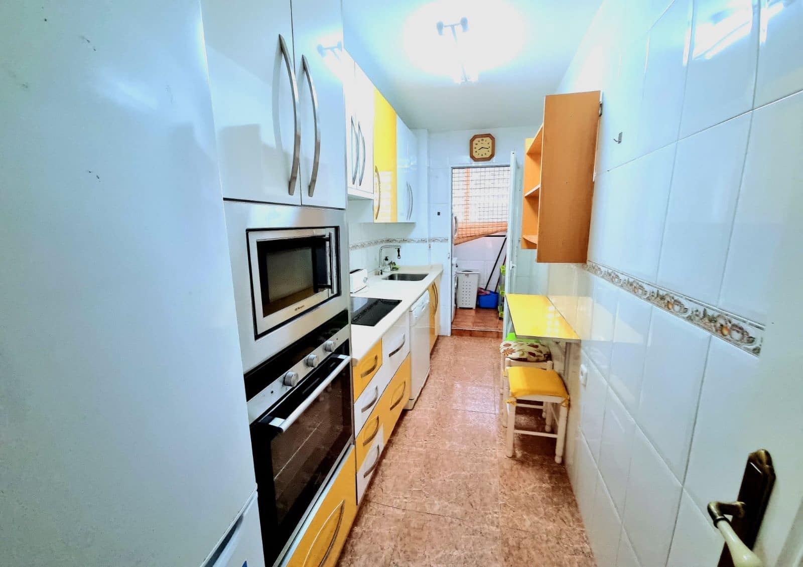 2 slaapkamer Strandappartement te huur in Vera met zwembad garage - € 700 (Ref: 9930024)