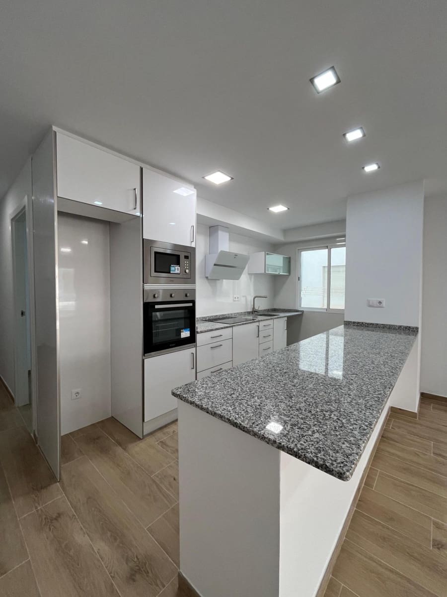 3 bedroom Flat for sale in La Mata with garage - € 244,500 (Ref: 9024758)