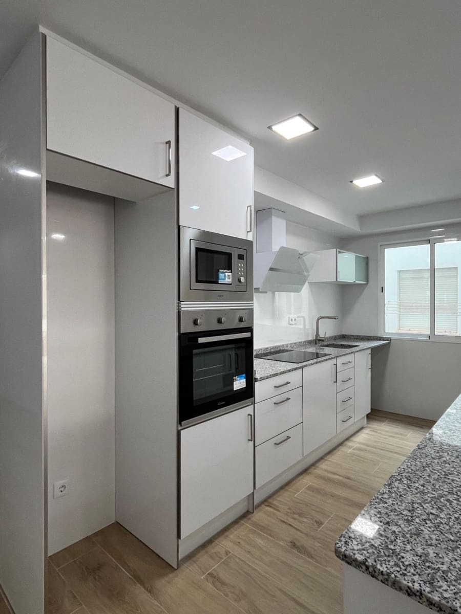 3 bedroom Flat for sale in La Mata with garage - € 244,500 (Ref: 9024758)