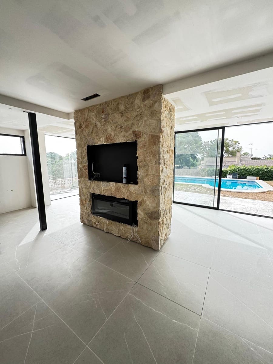 Chalet de 4 habitaciones en Valverde en venta - 525.000 € (Ref: 9176424)