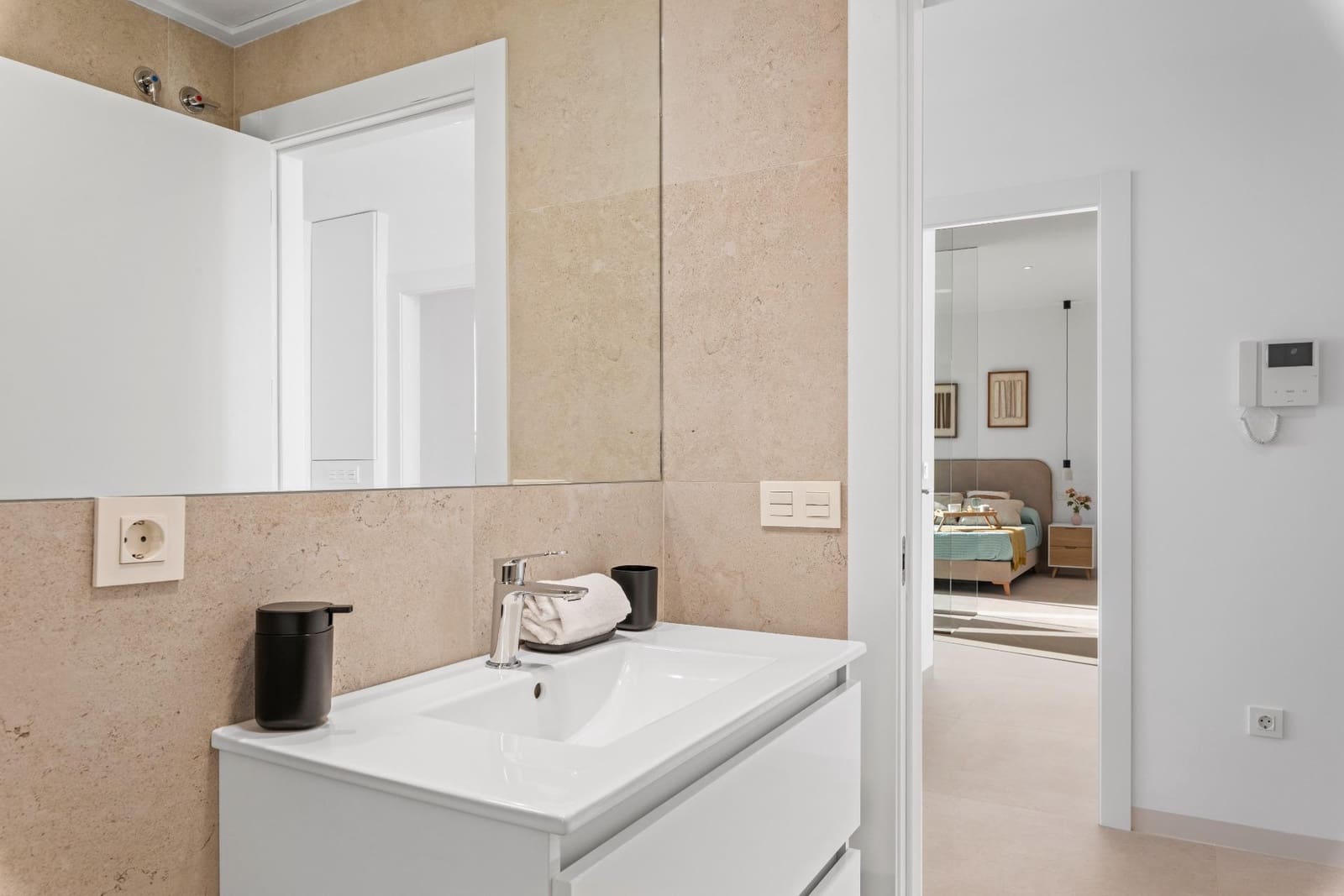 Chalet de 3 habitaciones en Los Alcázares en venta con piscina garaje - 599.000 € (Ref: 9206782)