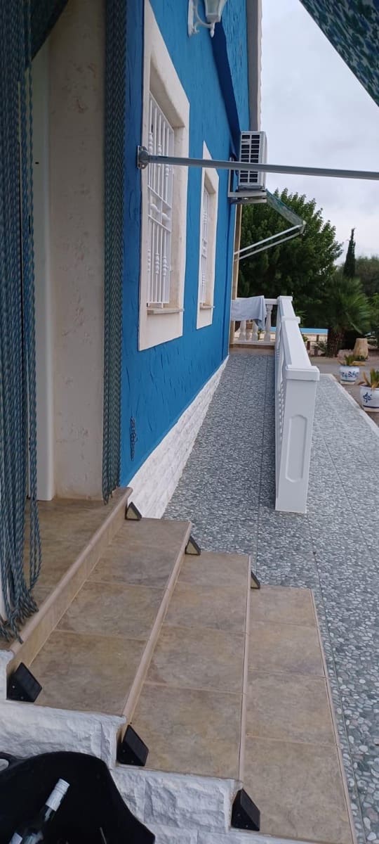 4 makuuhuone Maalaistalo myytävänä paikassa Elche / Elx mukana uima-altaan 
autotalli - 462 000 € (Ref: 9422414)