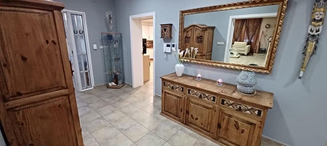 4 makuuhuone Maalaistalo myytävänä paikassa Elche / Elx mukana uima-altaan 
autotalli - 462 000 € (Ref: 9422414)