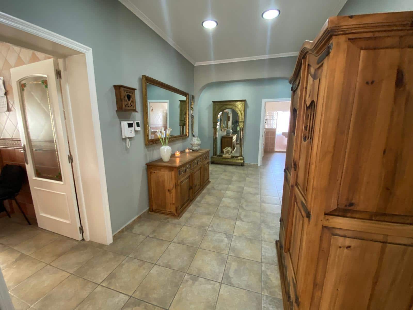 4 makuuhuone Maalaistalo myytävänä paikassa Elche / Elx mukana uima-altaan 
autotalli - 462 000 € (Ref: 9422414)