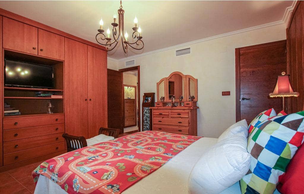 4 sypialnia Willa na sprzedaż w Orihuela z basenem garażem - 550 000 € (Ref: 9424440)