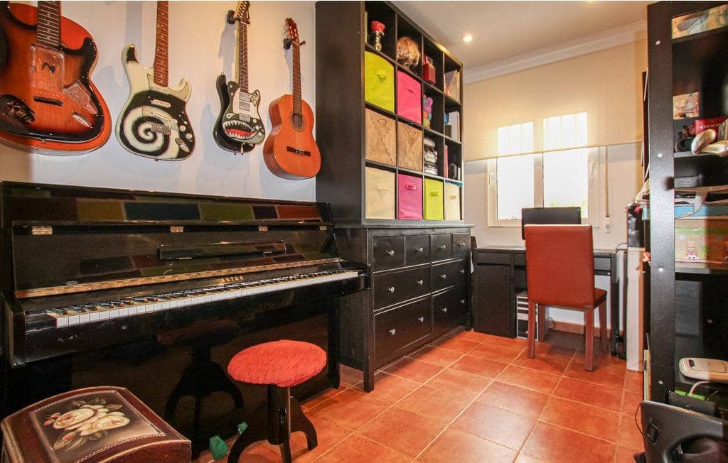 4 sypialnia Willa na sprzedaż w Orihuela z basenem garażem - 550 000 € (Ref: 9424440)