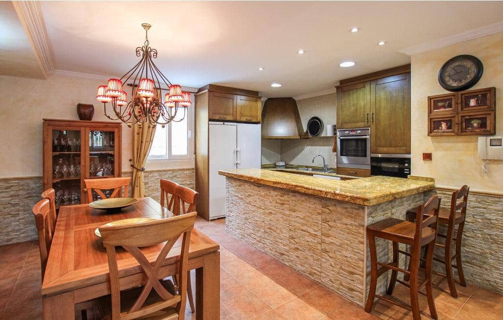 4 sypialnia Willa na sprzedaż w Orihuela z basenem garażem - 550 000 € (Ref: 9424440)