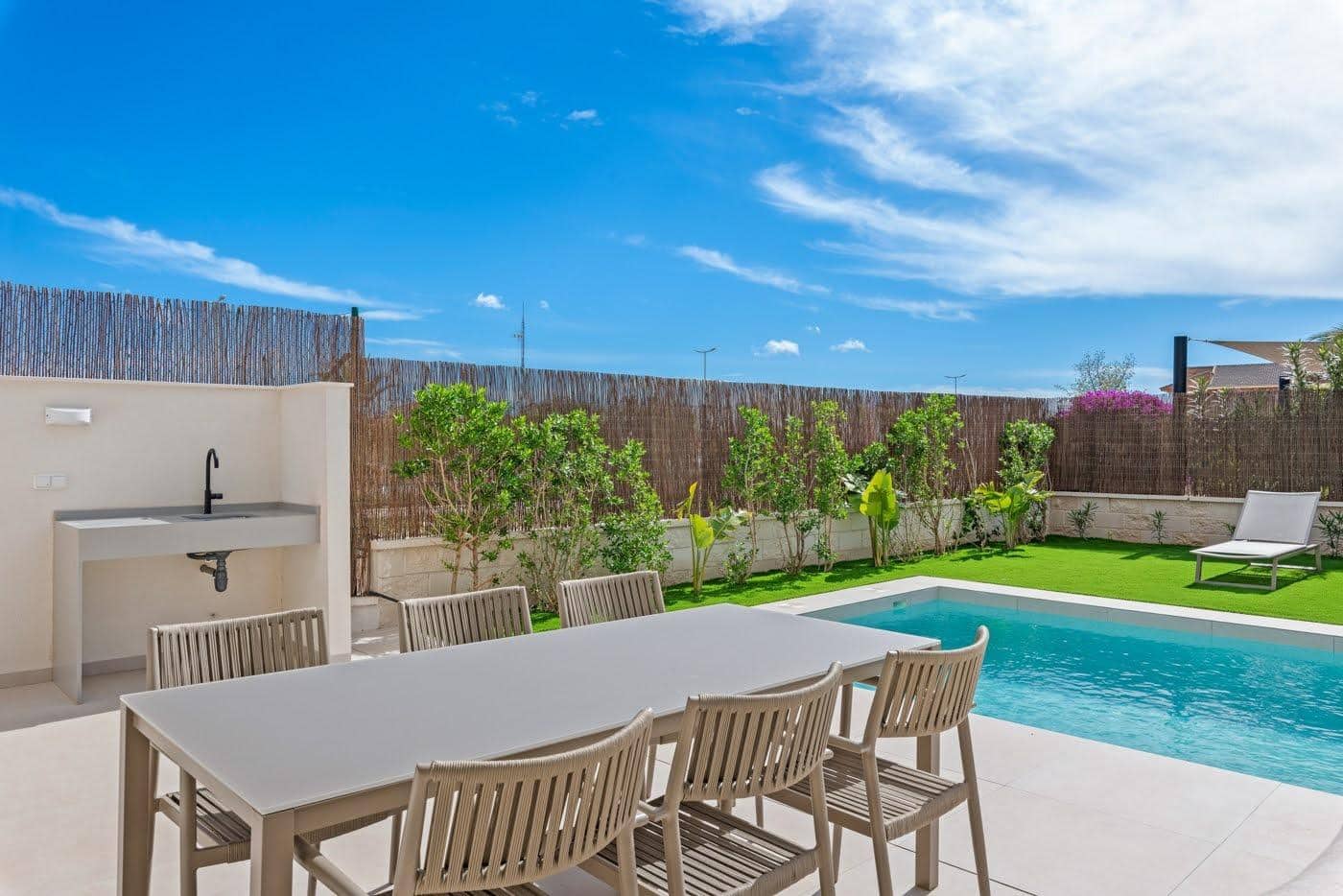 3 bedroom Villa for sale in Los Montesinos with pool - € 535,000 (Ref: 9424441)