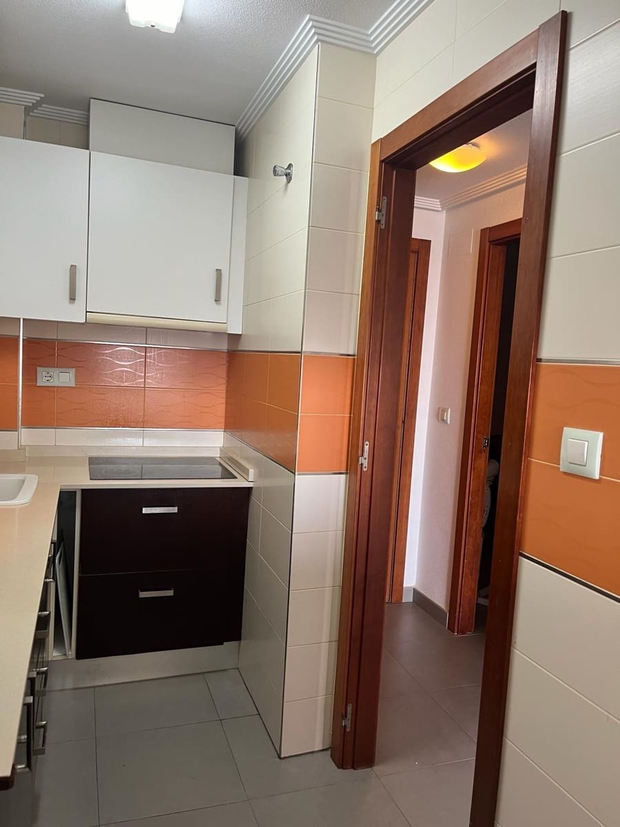 2 soverom Leilighet til leie i Guardamar del Segura med garasje - € 925 (Ref: 9450663)