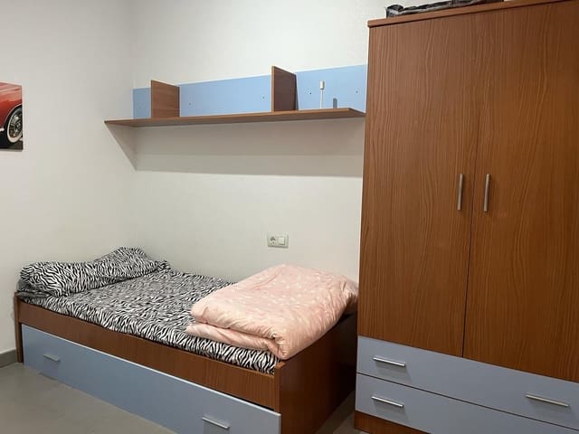 2 soveværelse Lejlighed til leje i Guardamar del Segura med garage - € 925 (Ref: 9450663)