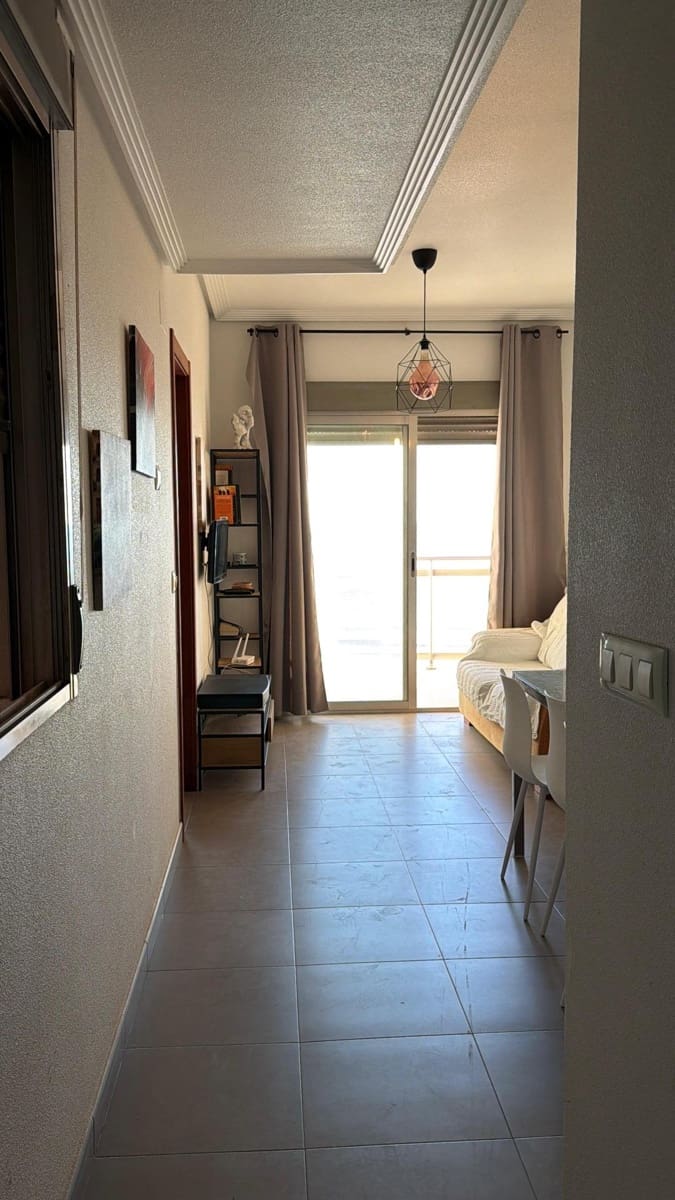 2 makuuhuone Asunto vuokrattavana paikassa Guardamar del Segura mukana 
autotalli - 850 € (Ref: 9450663)