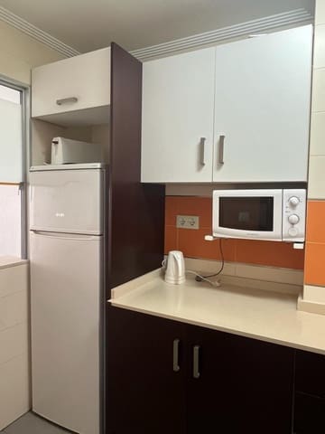 2 slaapkamer Flat te huur in Guardamar del Segura met garage - € 850 (Ref: 9450663)