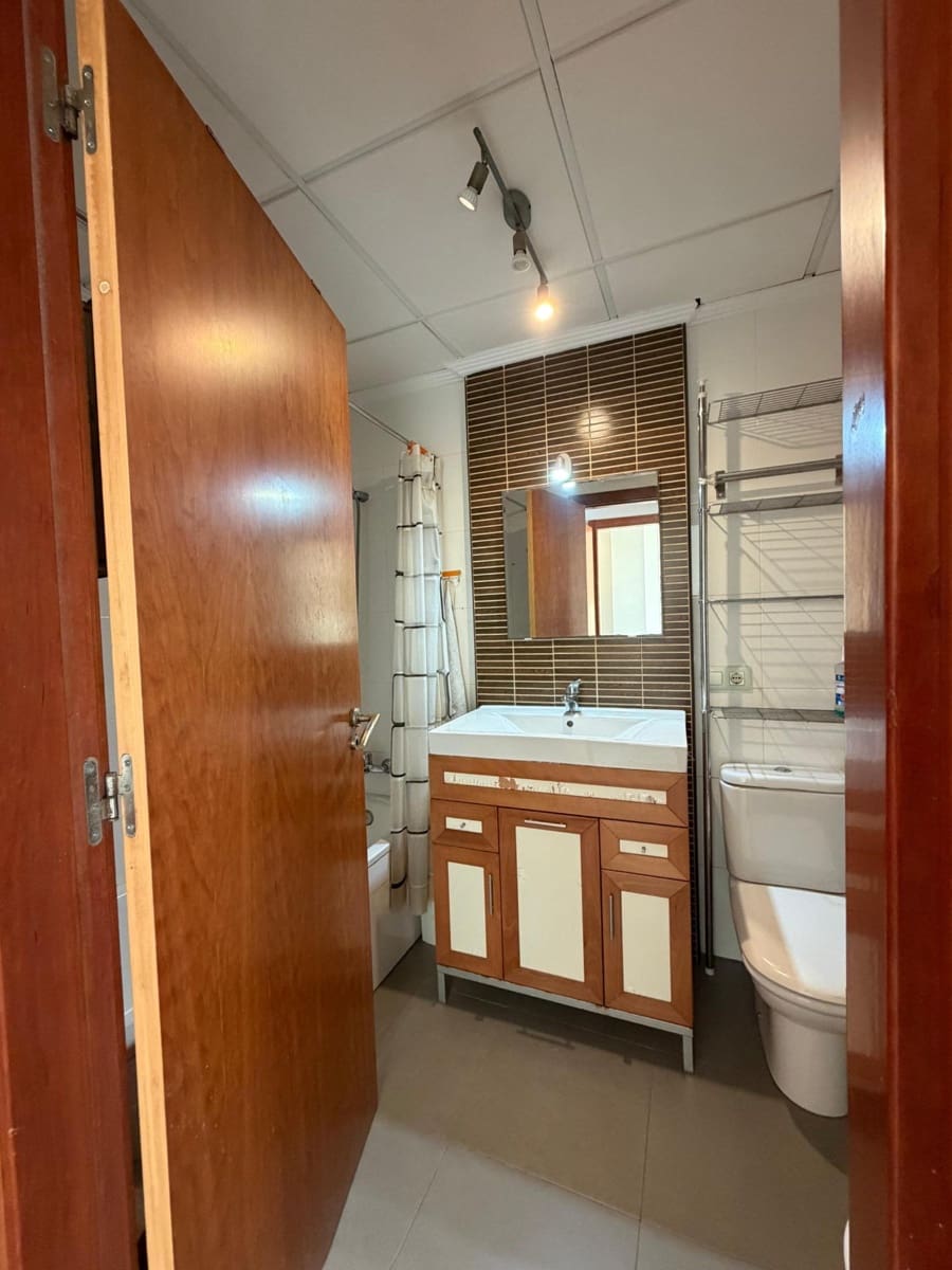 2 makuuhuone Asunto vuokrattavana paikassa Guardamar del Segura mukana 
autotalli - 850 € (Ref: 9450663)