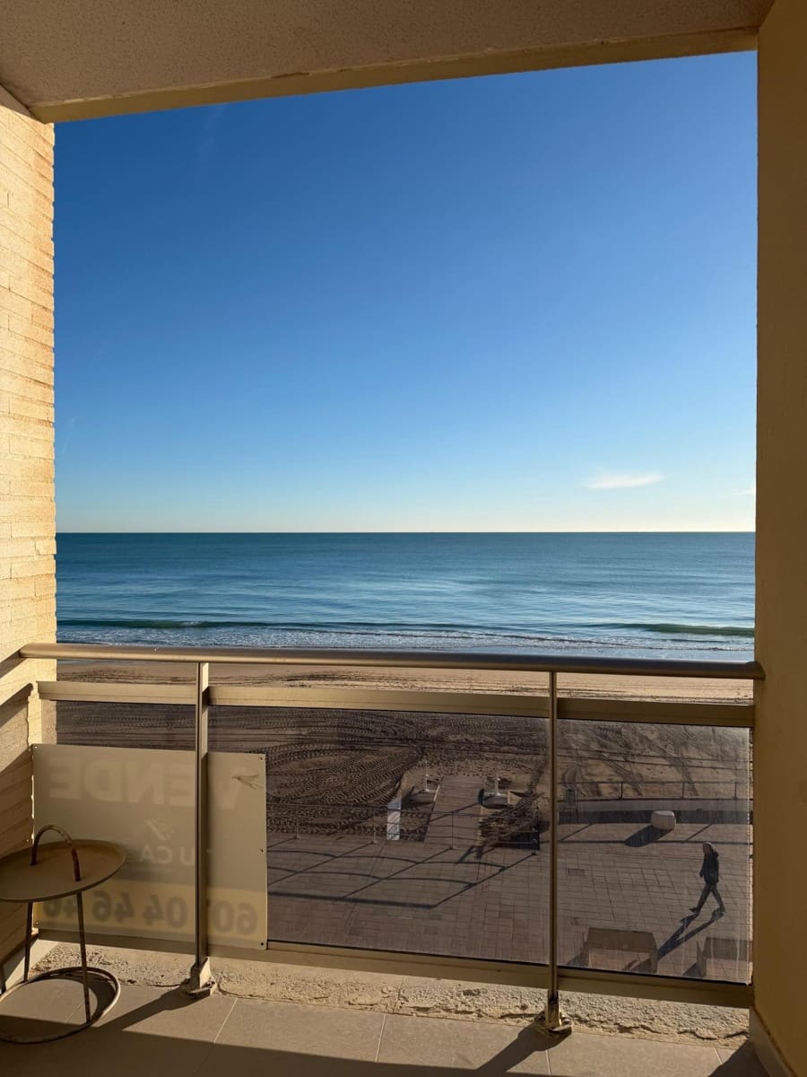 2 makuuhuone Asunto vuokrattavana paikassa Guardamar del Segura mukana 
autotalli - 850 € (Ref: 9450663)