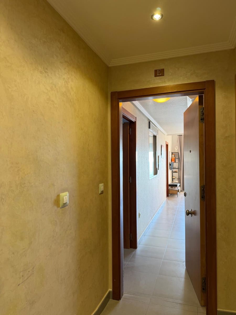 2 bedroom Apartment for sale in Guardamar del Segura with garage - € 260,000 (Ref: 9494602)