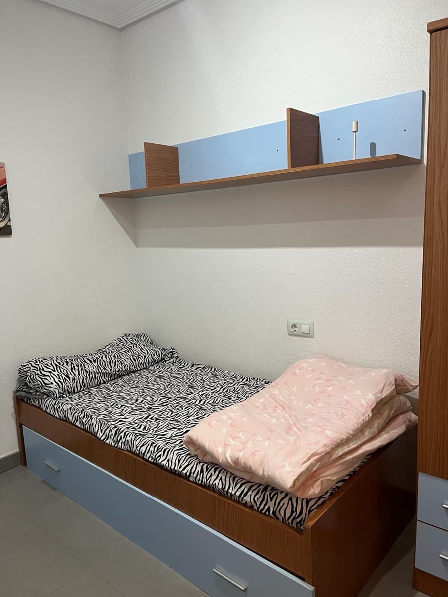 2 bedroom Apartment for sale in Guardamar del Segura with garage - € 260,000 (Ref: 9494602)