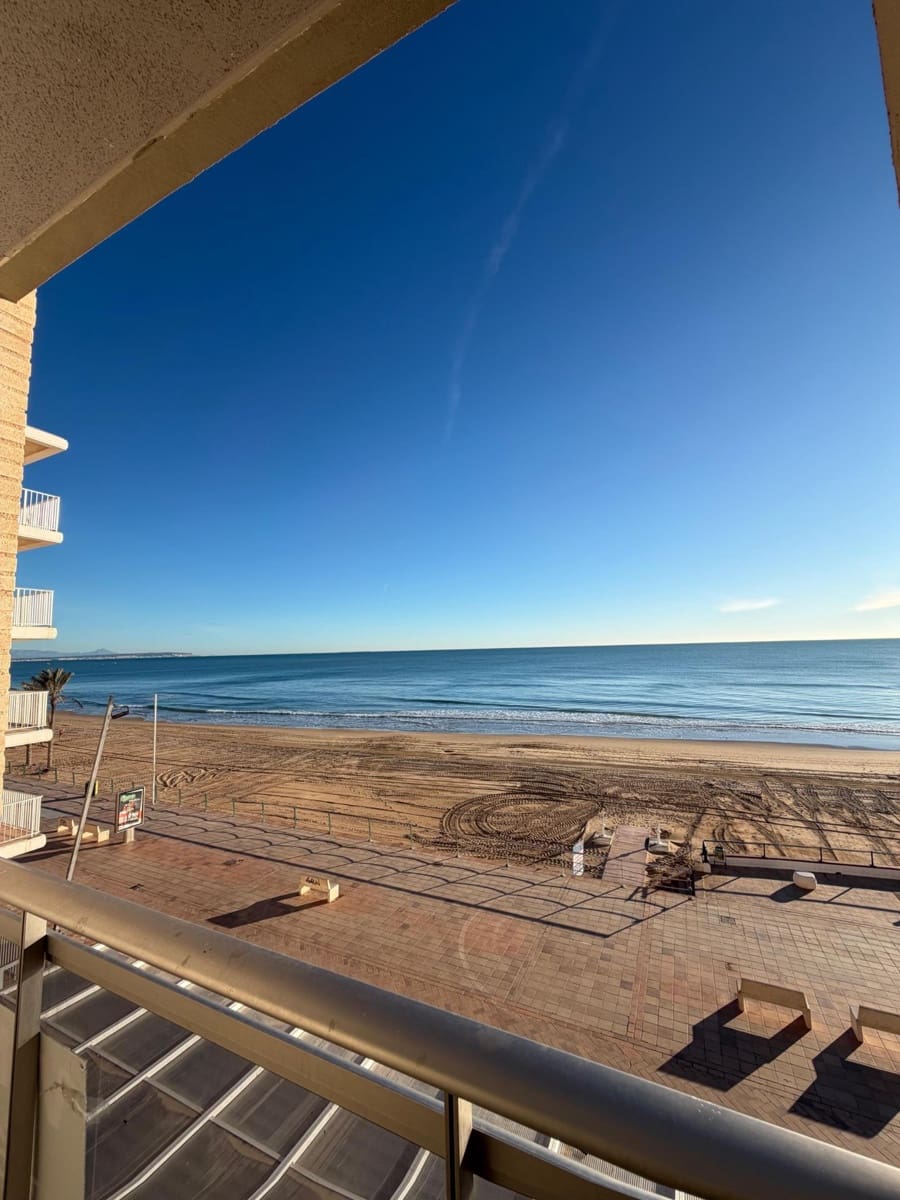 2 bedroom Apartment for sale in Guardamar del Segura with garage - € 260,000 (Ref: 9494602)