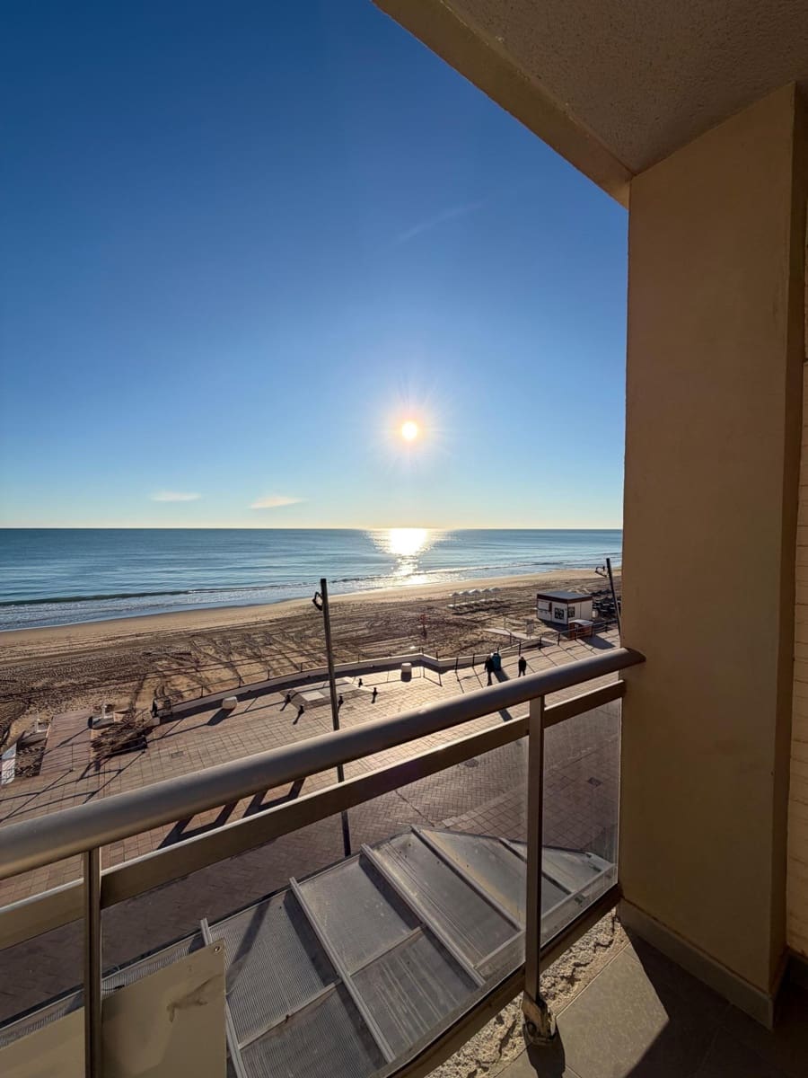 2 bedroom Apartment for sale in Guardamar del Segura with garage - € 260,000 (Ref: 9494602)