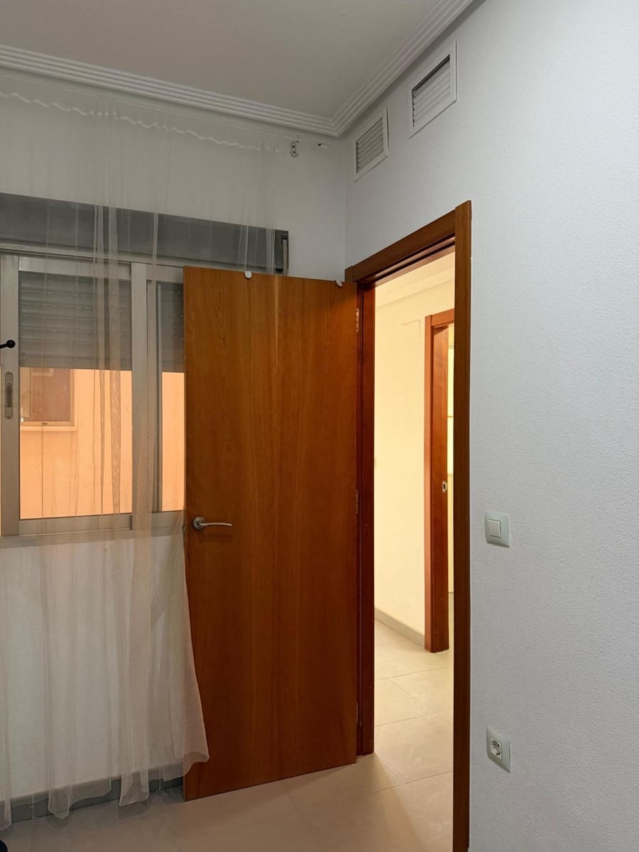 2 bedroom Apartment for sale in Guardamar del Segura with garage - € 260,000 (Ref: 9494602)