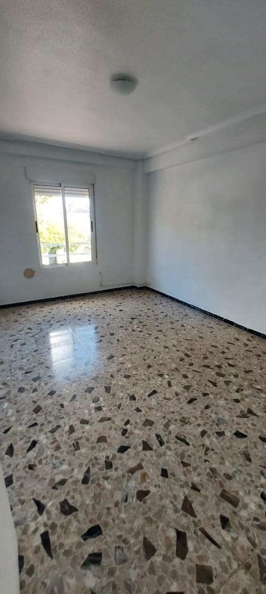 Chalet de 6 habitaciones en Elche / Elx en venta con piscina - 455.000 € (Ref: 9494603)